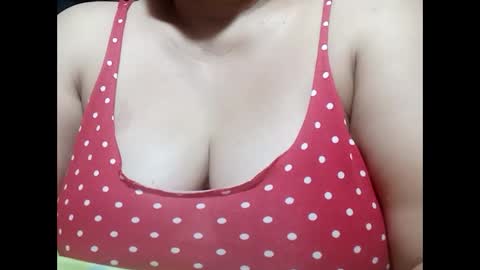 Snapshot of hot_boobs21 chatting on 10, 3, 2025 hot_boobs21 online show from 10, 3, 2025