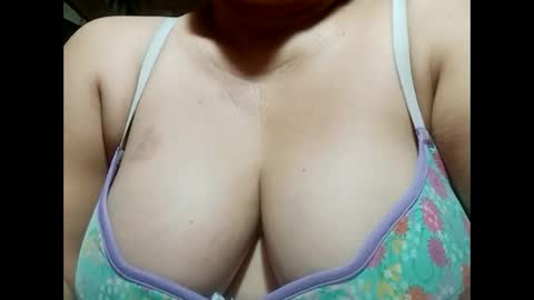 Snapshot of hot_boobs21 chatting on 12, 3, 2025 hot_boobs21 online show from 12, 3, 2025