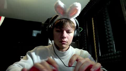 Hot boy 2002 online show from 30, 12, 2024