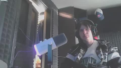 Hot boy 2002 online show from 18, 2, 2025