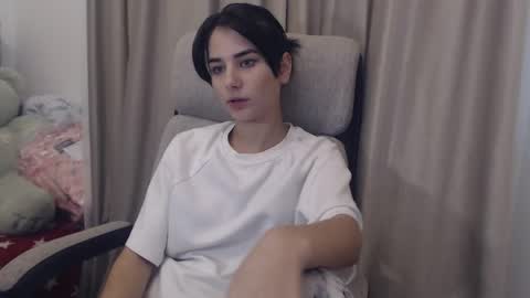 Snapshot of hot_bruny chatting on 10, 10, 2025 Bruny online show from 10, 10, 2025