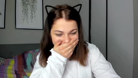 LiluCaroline online show from 6, 1, 2025