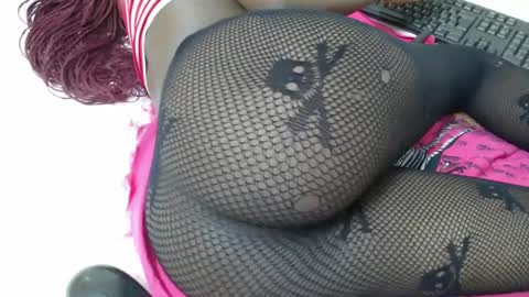 Snapshot of hot_marrie chatting on 17, 12, 2024 Marrie online show from 17, 12, 2024