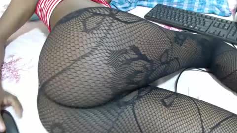 Snapshot of hot_marrie chatting on 18, 12, 2024 Marrie online show from 18, 12, 2024