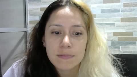 Snapshot of hot_mommymia chatting on 12, 9, 2025 Mia online show from 12, 9, 2025