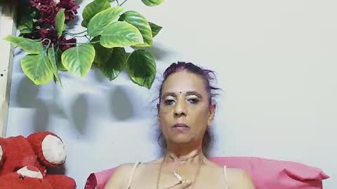 hot queen online show from 12, 7, 2026