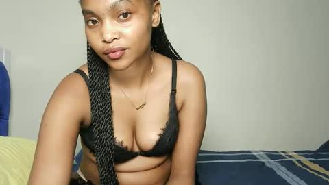 Snapshot of hot_sexy_babe chatting on 19, 5, 2026 Bellah online show from 19, 5, 2026