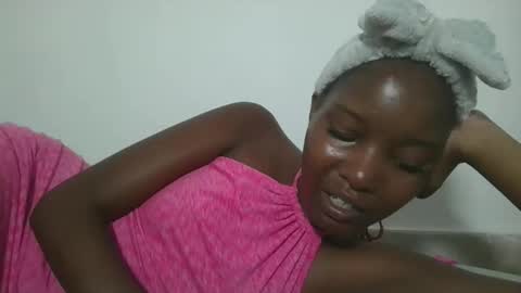 Snapshot of hotbabbee chatting on 7, 6, 2026 love online show from 7, 6, 2026