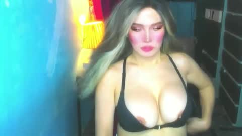 Snapshot of hotbabe_tanya chatting on 12, 5, 2026 T A N Y A online show from 12, 5, 2026