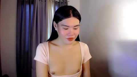 Snapshot of hotbunnyrainx chatting on 25, 10, 2025 rain online show from 25, 10, 2025