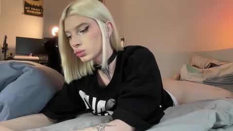 hotchubently online show from 26, 9, 2025