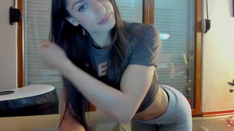 Snapshot of hotel77777 chatting on 18, 12, 2024 Erika online show from 18, 12, 2024