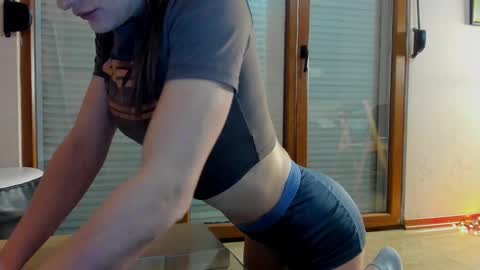 Snapshot of hotel77777 chatting on 2, 2, 2025 Erika online show from 2, 2, 2025
