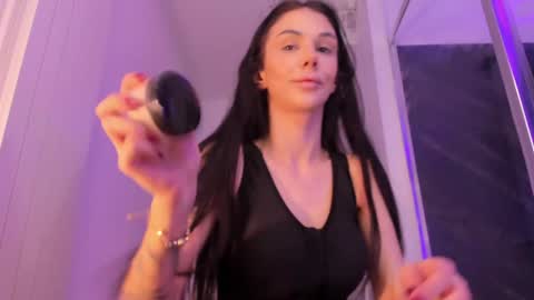 hotfallingdevil online show from 20, 2, 2026