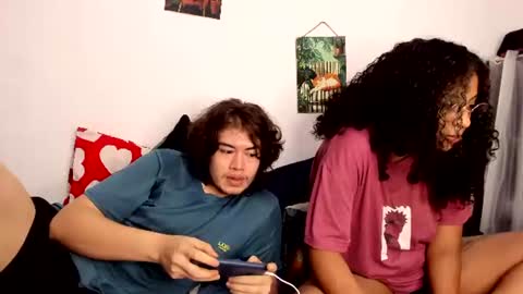 Snapshot of hothoneychile chatting on 23, 7, 2026 Sam and Nico online show from 23, 7, 2026