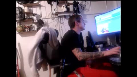 Snapshot of hotkinkytat chatting on 13, 1, 2025 hotkinkytat online show from 13, 1, 2025