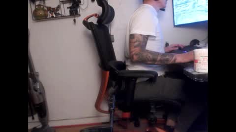 Snapshot of hotkinkytat chatting on 2, 3, 2025 hotkinkytat online show from 2, 3, 2025