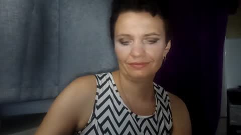 hotmamaqueen234 online show from 4, 8, 2026