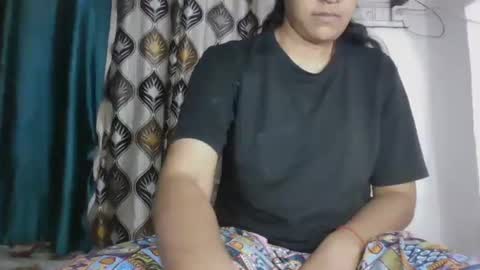 Snapshot of hotnsweetindian chatting on 2, 11, 2025 lola online show from 2, 11, 2025