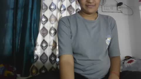 Snapshot of hotnsweetindian chatting on 7, 11, 2025 lola online show from 7, 11, 2025