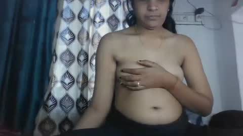Snapshot of hotnsweetindian chatting on 14, 11, 2025 lola online show from 14, 11, 2025