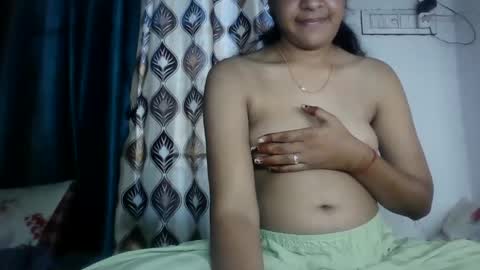 Snapshot of hotnsweetindian chatting on 1, 12, 2025 lola online show from 1, 12, 2025