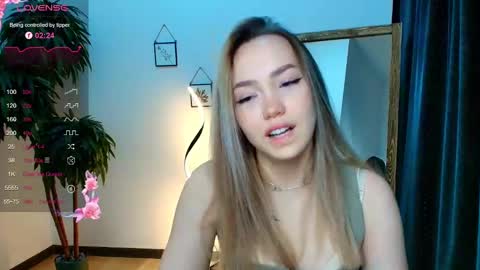 Snapshot of hottease_pvt chatting on 4, 12, 2024 hello Im Eva online show from 4, 12, 2024