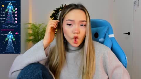 Snapshot of hottease_pvt chatting on 24, 12, 2024 hello Im Eva online show from 24, 12, 2024