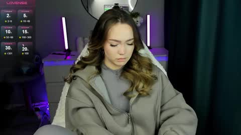 Snapshot of hottease_pvt chatting on 9, 9, 2025 hello Im Eva online show from 9, 9, 2025