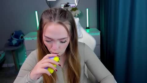 Snapshot of hottease_pvt chatting on 20, 9, 2025 hello Im Eva online show from 20, 9, 2025