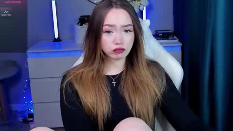 Snapshot of hottease_pvt chatting on 4, 11, 2025 hello Im Eva online show from 4, 11, 2025