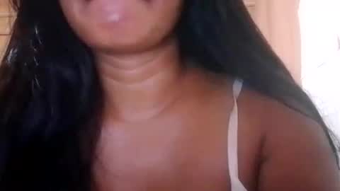 Snapshot of hottie_mama2022 chatting on 4, 7, 2026 Lyn online show from 4, 7, 2026