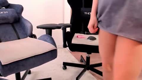 Nessie and Jessie online show from 26, 2, 2026