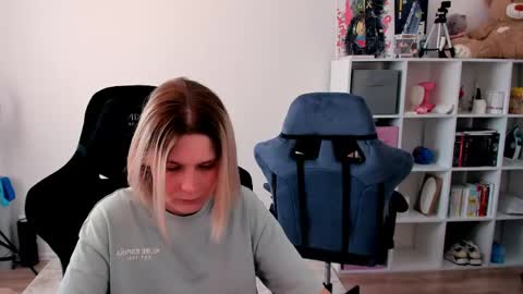 Nessie and Jessie online show from 13, 3, 2026