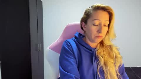 hottychrystal online show from 7, 2, 2026