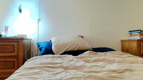 Snapshot of hotwetfreak chatting on 4, 2, 2025 Lili Vixen online show from 4, 2, 2025