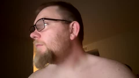 Snapshot of houstonj18853 chatting on 11, 11, 2025 Captainbow online show from 11, 11, 2025