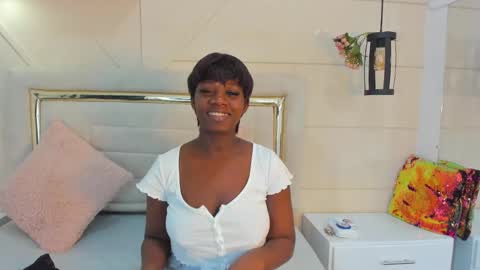 Snapshot of huddah_cam chatting on 4, 3, 2025 huddah online show from 4, 3, 2025