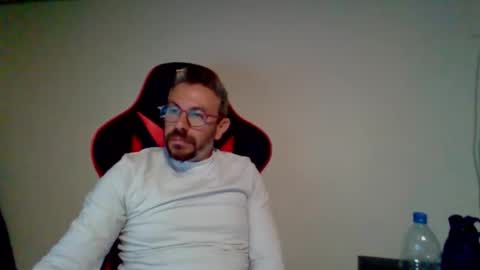 Snapshot of huge__cumshot chatting on 11, 1, 2026 huge__cumshot online show from 11, 1, 2026