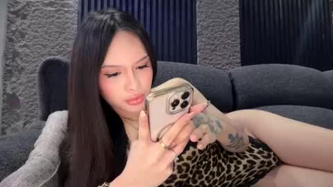 Tine Castillo online show from 18, 11, 2025