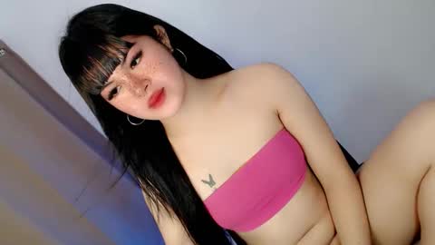 Snapshot of hugecockyanny chatting on 26, 10, 2025 Yhanie online show from 26, 10, 2025