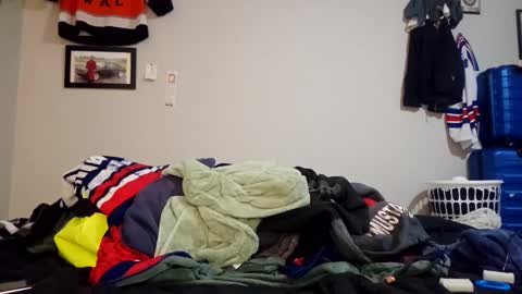 Huge mega monster Cumsplash online show from 2, 4, 2026