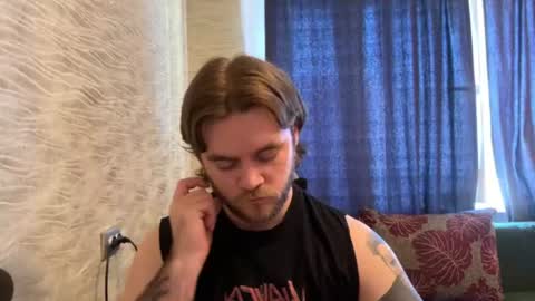 Snapshot of hugo__brad chatting on 20, 6, 2026 Hugo online show from 20, 6, 2026