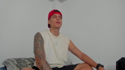 Snapshot of hugosan2 chatting on 8, 2, 2025 Hugo online show from 8, 2, 2025