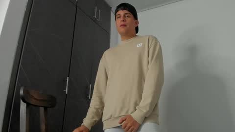 Snapshot of hugosan2 chatting on 7, 3, 2025 Hugo online show from 7, 3, 2025