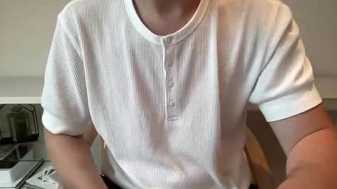 Snapshot of hungwank95 chatting on 5, 1, 2025 hungwank95 online show from 5, 1, 2025