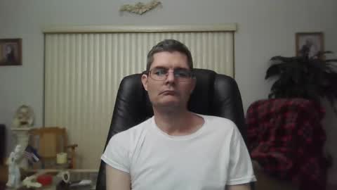 hunkmasclefad458 online show from 13, 1, 2025