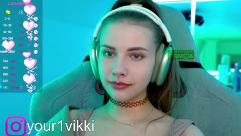 Snapshot of hustleebabyy_vikki chatting on 8, 1, 2025 Vika online show from 8, 1, 2025