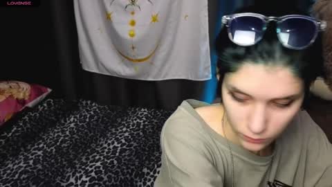 Snapshot of hyeon_jin chatting on 12, 1, 2025 Hyeon Jin online show from 12, 1, 2025