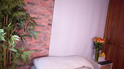 Lucy online show from 13, 2, 2025